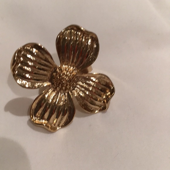 Flower ring - Picture 3 of 4